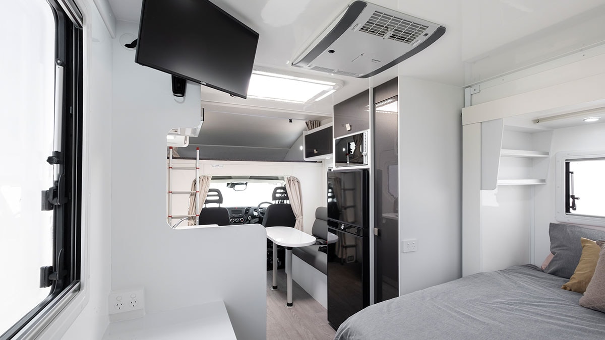Winnebago Coogee photo 7 of 12