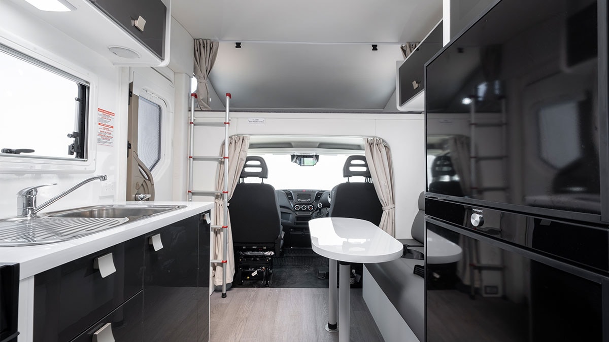 Winnebago Coogee photo 8 of 12