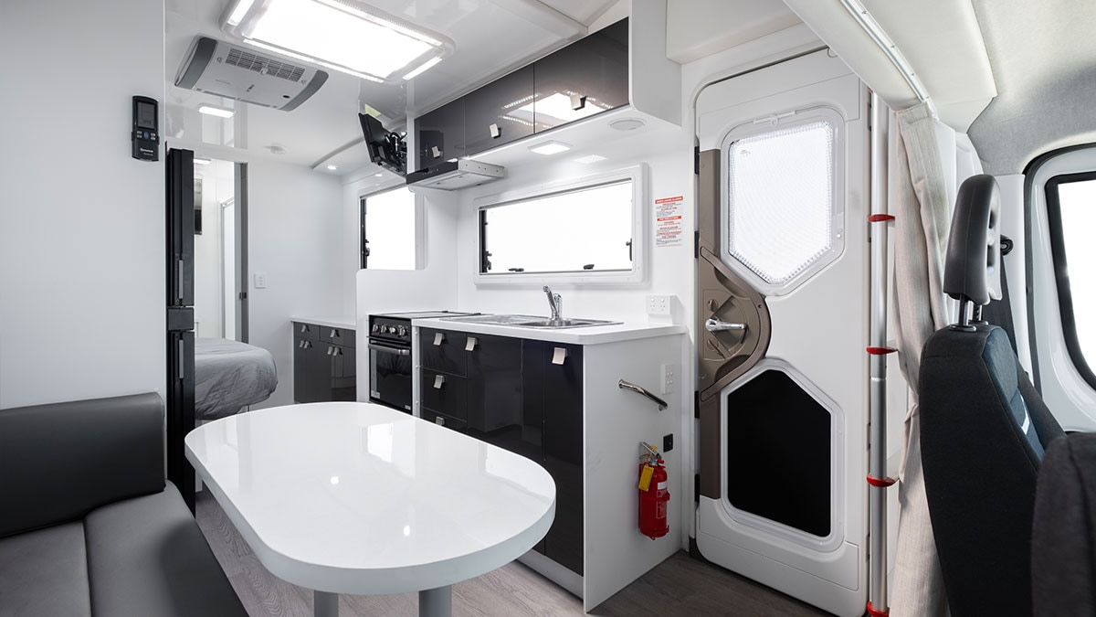 Winnebago Coogee photo 10 of 12