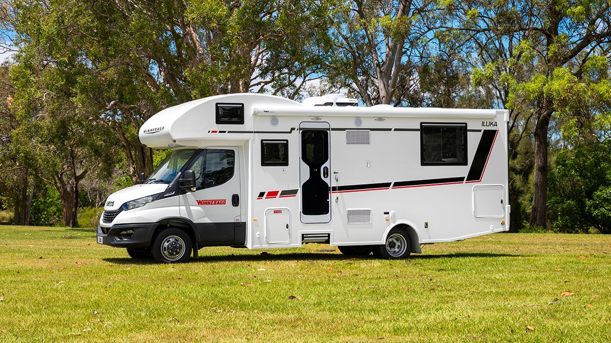 Winnebago Iluka photo 2 of 12