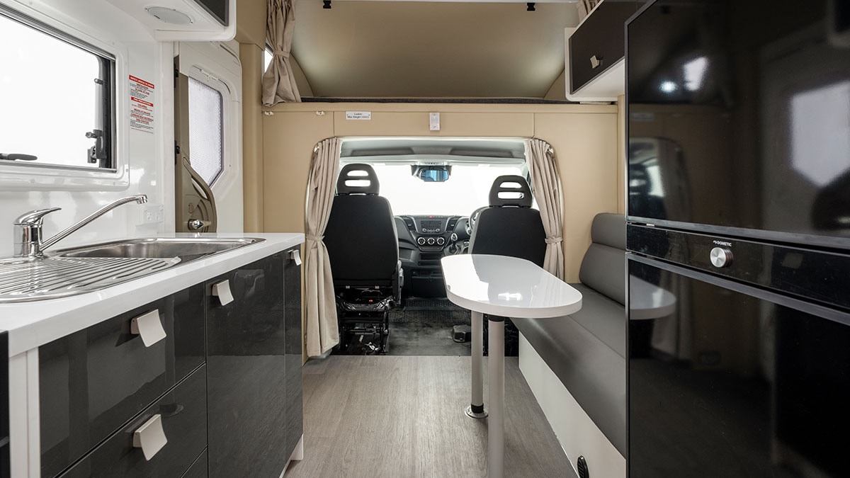 Winnebago Jervis photo 7 of 12