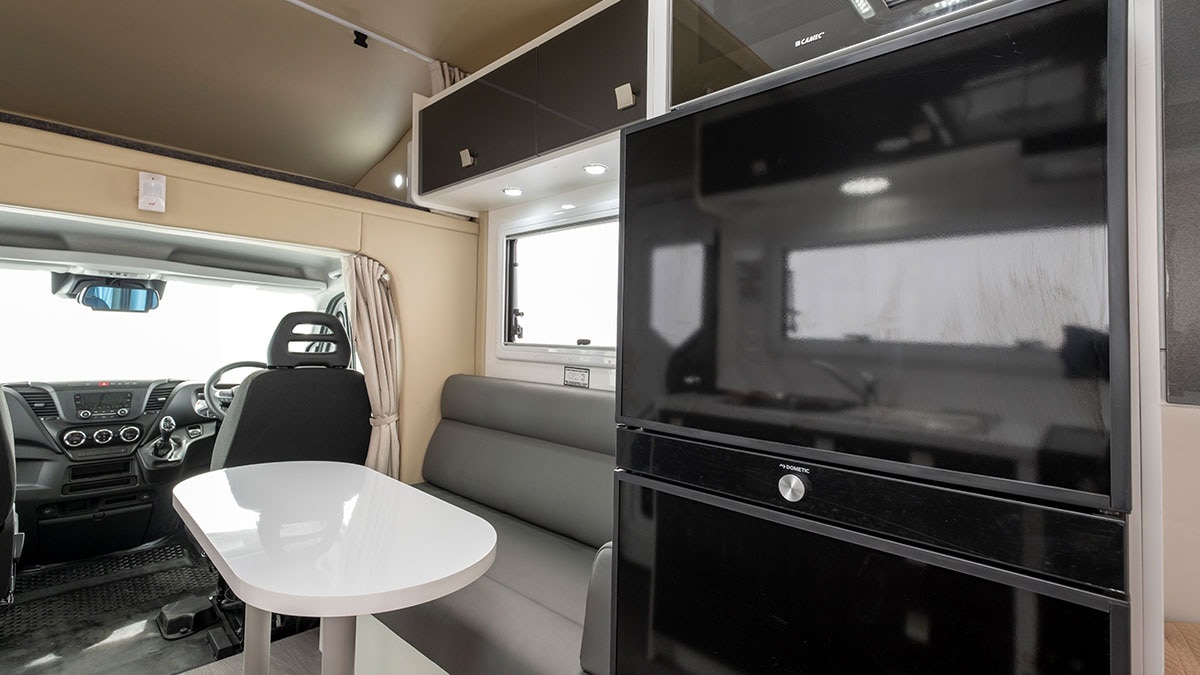 Winnebago Jervis photo 9 of 12