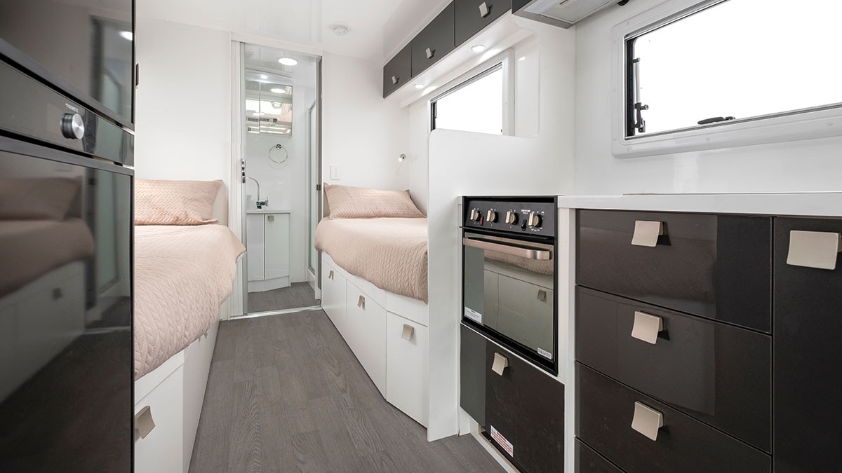 Winnebago Jervis photo 10 of 12