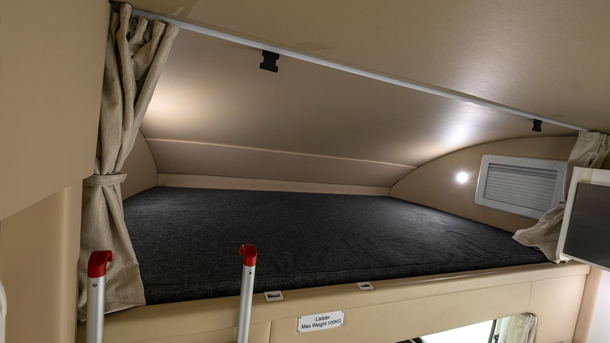 Winnebago Kirra photo 10 of 12