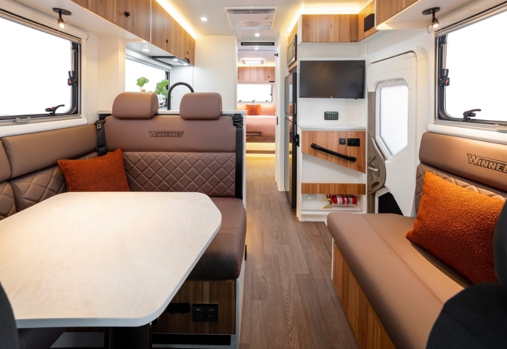 Winnebago Odyssey 40I photo 9 of 12